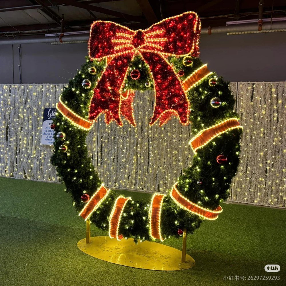 Illuminated Christmas Wreaths