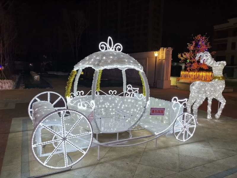 Illuminated decorative carriage